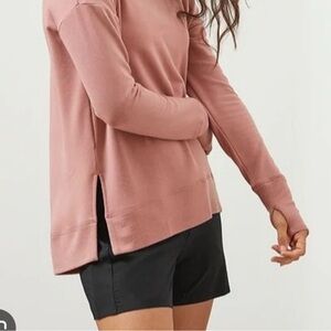 Cozy pebbled pink/salmon Athleta sweatshirt
